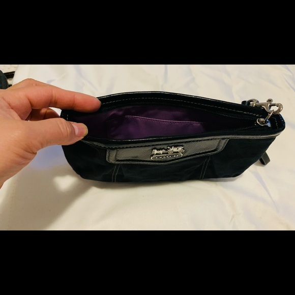 Bags and wallets - Picture 10 of 16